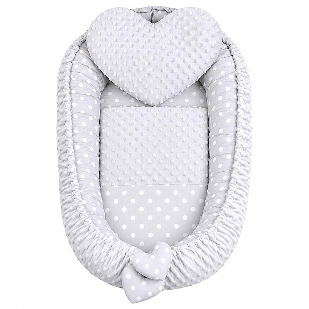Luxus babafészek párnával és paplannal New Baby Minkyből Szívecske szürke